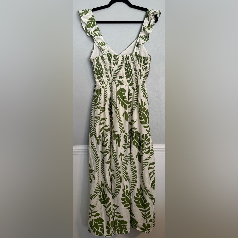 THML Inaya flutter sleeve green leaf print maxi dress - Picture 5 of 9